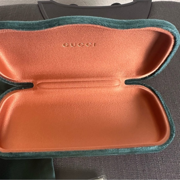 Gucci Turquoise Velvet Eyewear Case with dust bag - Picture 3 of 4